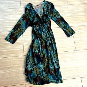 Gorgeous BCBG dress with belt.